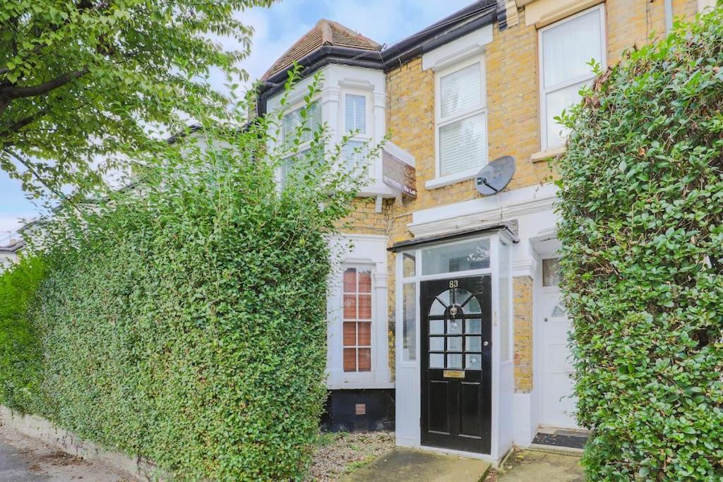 2 Bed Garden Flat Leyton Village Londres Extérieur photo