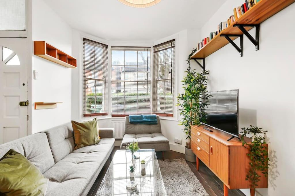 2 Bed Garden Flat Leyton Village Londres Extérieur photo